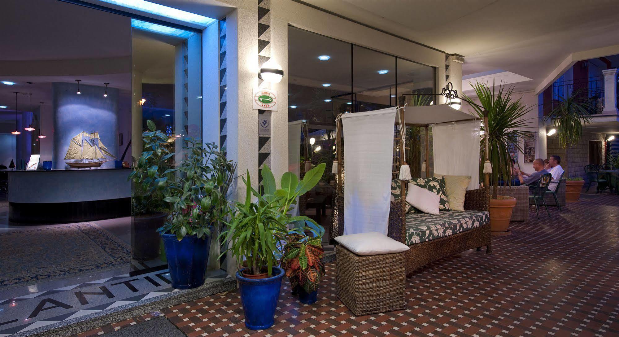 Hotel Atlantic Riviera Mare Misano Adriatico Dış mekan fotoğraf